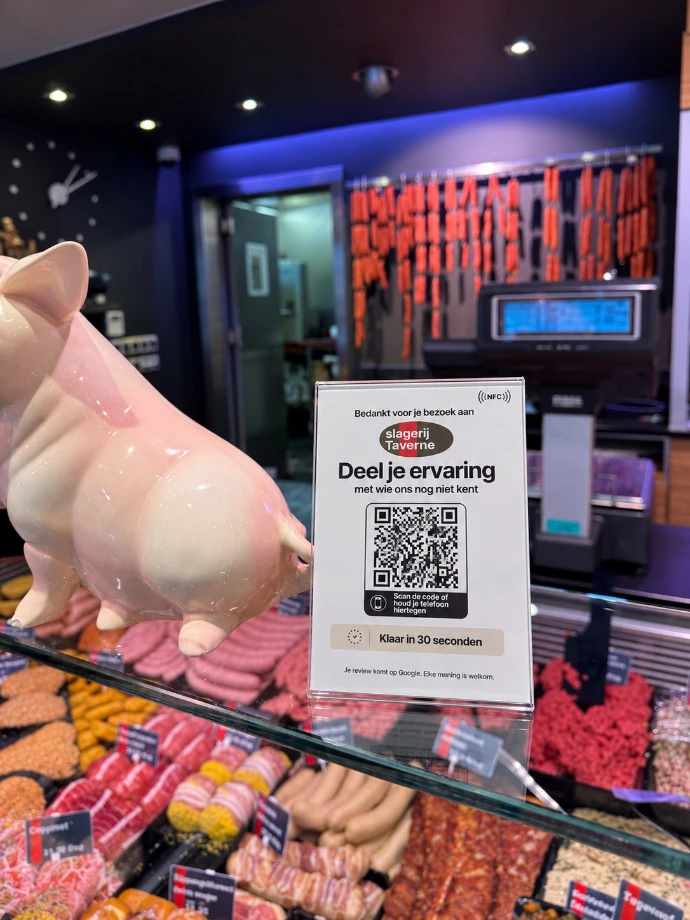 Sterrenwacht-display op de toonbank van Slagerij Taveirne